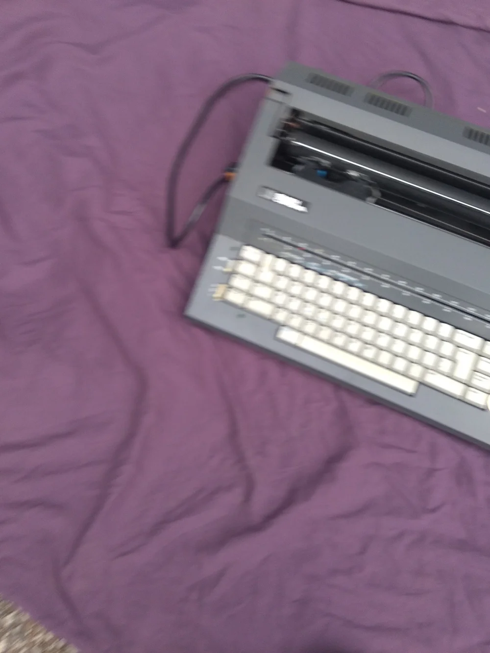 Smith Corona 110 Electric Typewriter in Gray